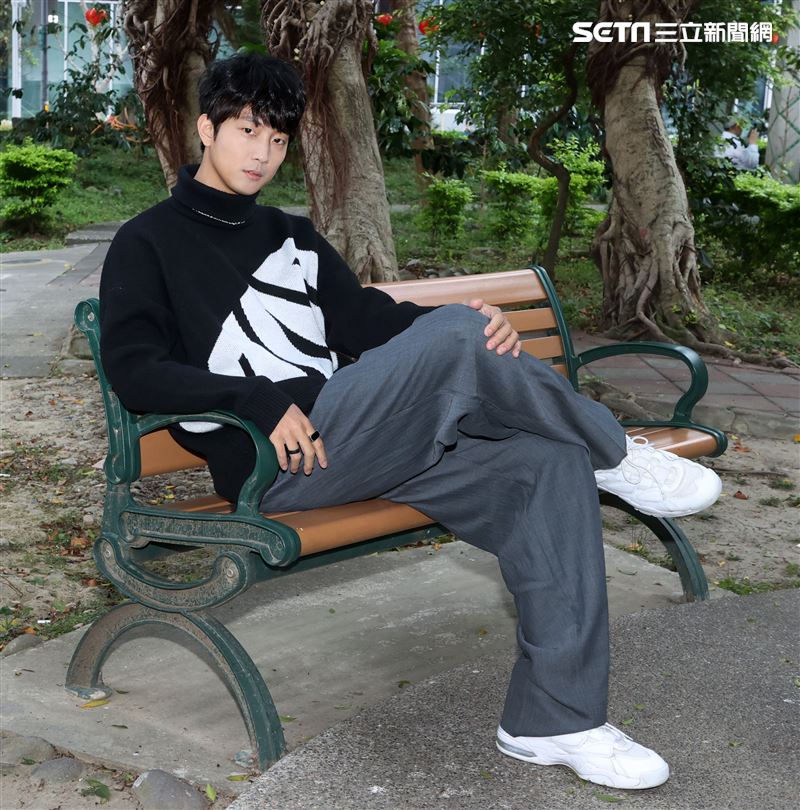 許書豪三立新聞網專訪。（記者邱榮吉/攝影）