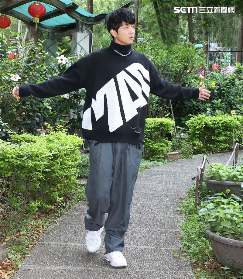 許書豪三立新聞網專訪。（記者邱榮吉/攝影）