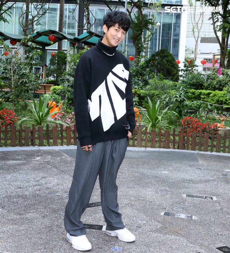 許書豪三立新聞網專訪。（記者邱榮吉/攝影）