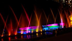 2021碧潭水舞將推強檔新秀（1）新北市府觀光旅遊局15日表示，2021碧潭水舞將於17日推出「潭光碧影」和「俏皮馬戲團」全新節目，讓遊客體驗奇幻世界光影和音樂饗宴。（新北市觀旅局提供）中央社記者黃旭昇新北傳真　110年4月15日