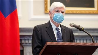 陶德哀悼台鐵事故　2美教師骨灰返鄉