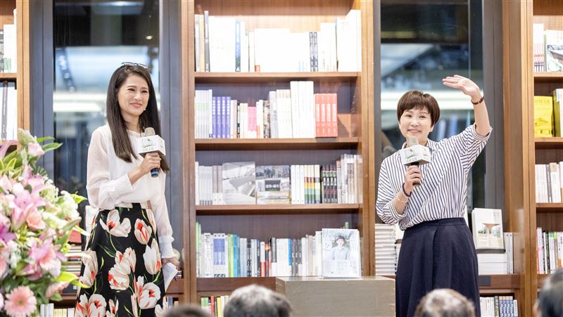 詹慶齡新書分享會美女主播歡喜相挺