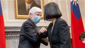 蔡英文接見「美國總統拜登派遣資深訪團」，陶德、阿米塔吉、史坦柏格。（圖／總統府提供）