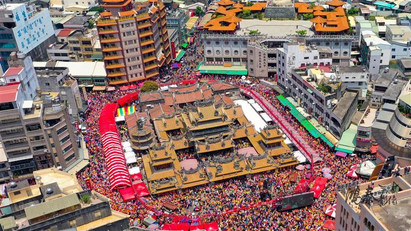 白沙屯媽到朝天宮！空拍一片紅超震撼