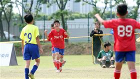 ▲同德國小1號李承恩（左2）。（圖／迷你足球協會提供）