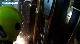 天地鎖,反鎖,蘆洲,鎖匠,外傭,莊義弘（圖／臉書新北消防發爾麵）