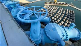 南化水庫渴望降雨（3）中南部多處水庫近乎見底，供應台南民生及工業用水的南化水庫16日晚間6時最新資訊顯示蓄水率也不到5成，旱象嚴峻，水利署呼籲全民齊心節約用水，也盼早日天降甘霖。中央社記者董俊志攝　110年3月16日