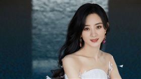 趙麗穎現身活動。（圖／翻攝自趙麗穎微博）