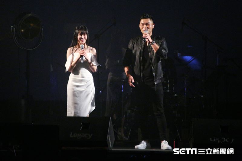 金曲歌王李玖哲舉辦演唱會，不少全明星的參賽者到場支持，阿樂擔任表演嘉賓。（圖／記者楊澍攝影）