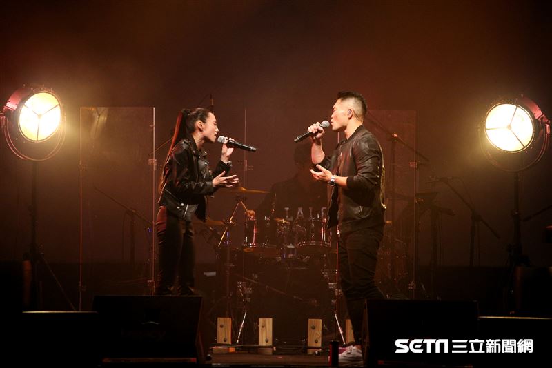 金曲歌王李玖哲舉辦演唱會，不少全明星的參賽者到場支持，Kimi擔任表演嘉賓。（圖／記者楊澍攝影）