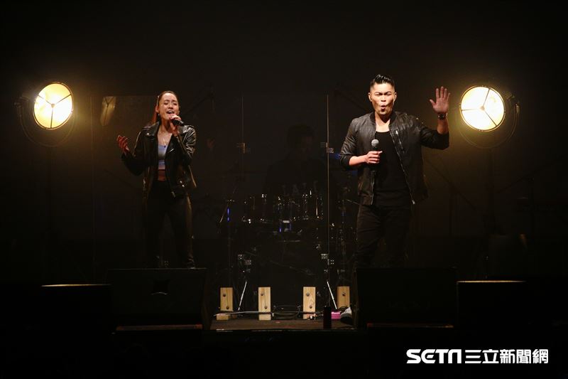 金曲歌王李玖哲舉辦演唱會，不少全明星的參賽者到場支持，Kimi擔任表演嘉賓。（圖／記者楊澍攝影）