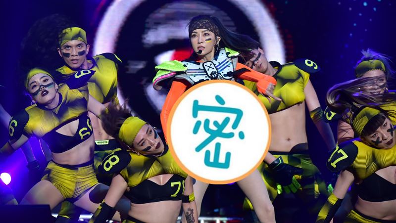 謝金燕露腹肌不夠　再送這福利網嗨翻