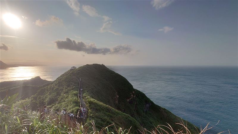 新北秘境／無死角美景走累軍營喝咖啡