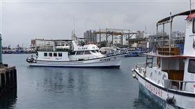 6歲楊小妹太魯閣號事故罹難  花蓮海葬台鐵太魯閣號事故罹難者楊小妹得年僅6歲，因生前愛玩水，家屬決定選擇海葬。花蓮賞鯨船業者18日無償搭載家屬出海，送楊小妹最後一程。（民眾提供）中央社記者李先鳳傳真  110年4月18日