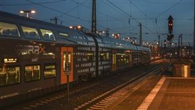 月台，火車，鐵軌（示意圖／翻攝自pixabay）