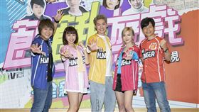 豆花妹和峮峮加入飢餓遊戲擔任女主持人。（圖/記者楊澍攝影）