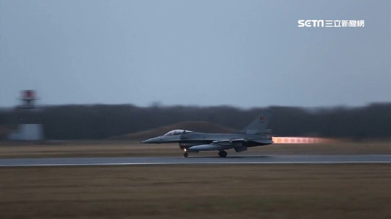 監控共機！指揮官「拋家棄子」駐守