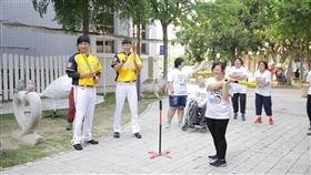 蘇緯達、王奕凱攜手做公益。（圖／中信兄弟提供）