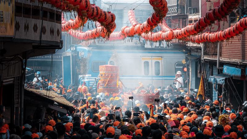 網紅誤踩1禁忌糗翻！白沙屯媽一路跟