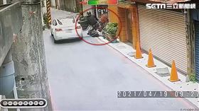 特斯拉,車門,擊落騎士,新店,翻攝畫面