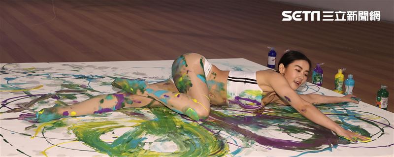 Miya夏米雅新書「四核心瑜珈」、「如瑜得水寫真文集」雙喜發表。（記者邱榮吉/攝影）