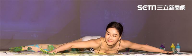 Miya夏米雅新書「四核心瑜珈」、「如瑜得水寫真文集」雙喜發表。（記者邱榮吉/攝影）