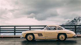 ▲賓士300 SL特製鋁合金版跑車。（圖／翻攝Schaltkulisse網站）