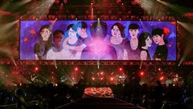 五月天於「超犀利趴10」演唱《玫瑰少年》。（圖／相信音樂提供）