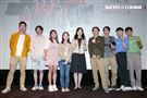 Youtuber黃大謙、小玉、笑笑、導演陳芝安、導演謝欣志、簡宏榮、夫夫之道出席公視紀實《為寂寞在唱歌》首映記者會。（圖／記者楊澍攝影）