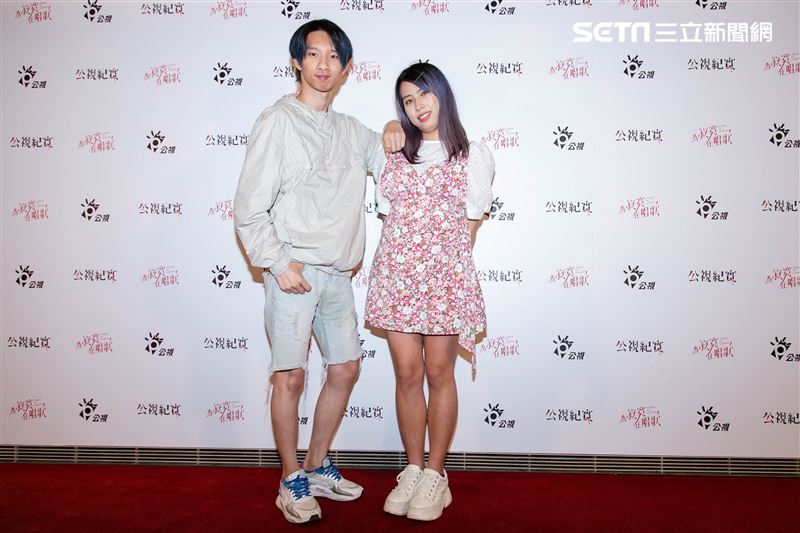 Youtuber黃大謙、小玉、笑笑、導演陳芝安、導演謝欣志、簡宏榮、夫夫之道出席公視紀實《為寂寞在唱歌》首映記者會。（圖／記者楊澍攝影）