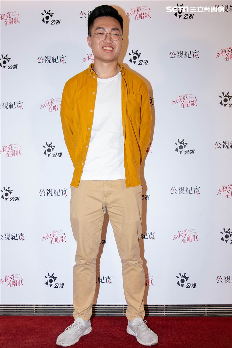 Youtuber黃大謙、小玉、笑笑、導演陳芝安、導演謝欣志、簡宏榮、夫夫之道出席公視紀實《為寂寞在唱歌》首映記者會。（圖／記者楊澍攝影）