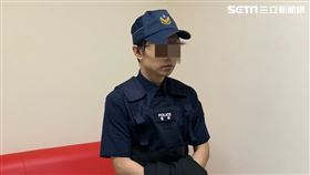 板橋警方執行清樓專案，卻逮到劉男假扮警察洗劫應召女子。（圖／翻攝畫面）