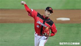 ▲味全龍先發投手徐若熙。（圖／記者劉彥池攝影）