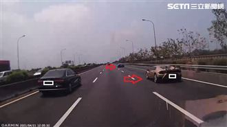 飆車影片曝！2藍寶堅尼國道互撞起火