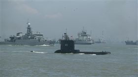 印尼潛艦在峇里島北部海域失聯印尼編號KRI Nanggala-402的潛艦21日清晨失聯，潛艦上有53人，印尼已尋求澳洲和新加坡協助搜尋。（印尼國軍提供）中央社記者石秀娟雅加達傳真  110年4月21日
