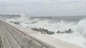 舒力基颱風，外圍環流，晴天巨浪，浪高6.5公尺，激起10米高浪花