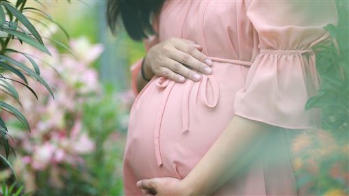 未婚夫吃母女丼　她「剖肚取嬰」母女雙亡