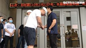 台北市，松山，松山分局，中崙派出所，當事人，握手道歉，教官，記者李依璇攝影