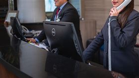  櫃檯,外語,月薪,飯店(翻攝自 Pixabay)