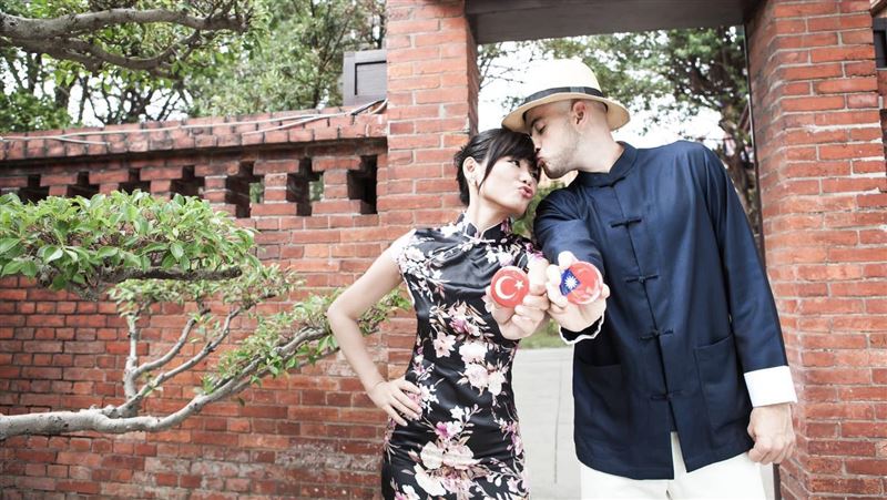 吳鳳晚婚又生2女：房貸壓力一直都在