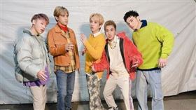 限定男團「五堅情」 邱鋒澤IG