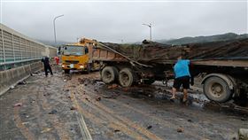 新北,台64線,車禍,回堵,聯結車,八里（圖／翻攝畫面）