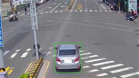台南智慧安全路口系統  7/1起執法開罰台南市中西區中山路、西華南街口的智慧安全路口系統搭載AI智慧科技，即時偵測機車逆向、汽機車闖紅燈及跨越停止線等違規行為，市府交通局預定7月1日開始執法，違規就開罰。（台南市政府提供）中央社記者張榮祥台南傳真  110年4月23日