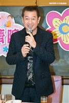 蔡小虎與獨居長者相見歡唱。（圖／記者楊澍攝影）