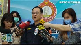 大安警方起獲精煉大麻原液、大麻煙油管、大麻煙油、毒咖啡包，以及大批分裝空瓶、分裝藥丸膠囊、分裝量杯、電子煙具、電子磅秤與刀械、電擊棒、鋁棒等贓證物。（記者李依璇攝）