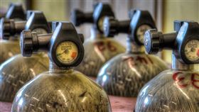 氧氣筒,氧氣瓶（圖／翻攝億Visual hunt）