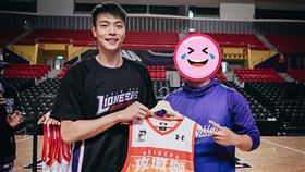 ▲潘冠翰遭到街口攻城獅釋出。（圖／翻攝自新竹街口攻城獅臉書）