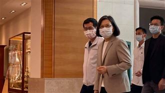 和高中生見面超嗨　小英脫稿問這句