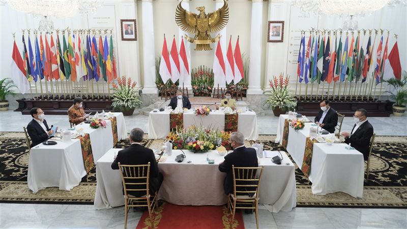 東協峰會討論緬情勢　敏昂萊抵雅加達