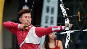 ▲雷千瑩為台灣爭奧運門票。（圖／中華企業射箭聯盟提供）